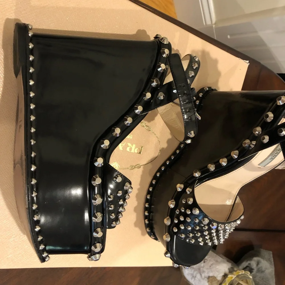 Prada Spazzolato studded Platform sandal box included box ripped. On one side - Picture 6 of 15